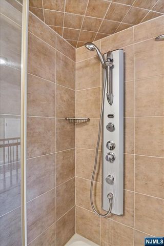 14 Espy Road, Caldwell, NJ 07006