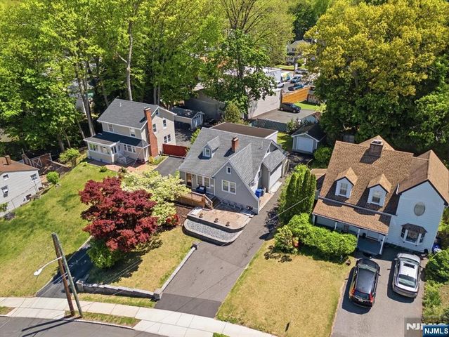 14 Espy Road, Caldwell, NJ 07006