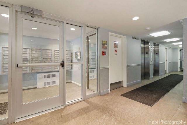1567 Ridge Avenue 401, Evanston, IL 60201