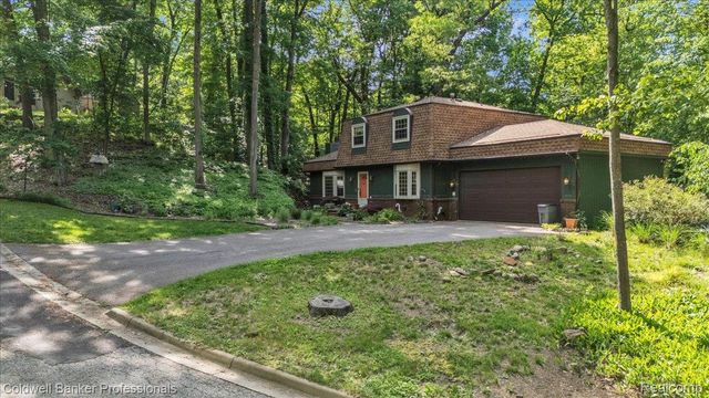 8873 Nepahwin Drive, Independence Charter Township, MI 48348