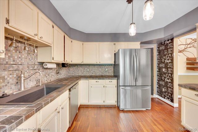 8873 Nepahwin Drive, Independence Charter Township, MI 48348