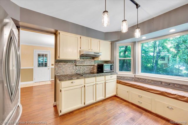 8873 Nepahwin Drive, Independence Charter Township, MI 48348