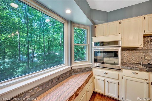 8873 Nepahwin Drive, Independence Charter Township, MI 48348
