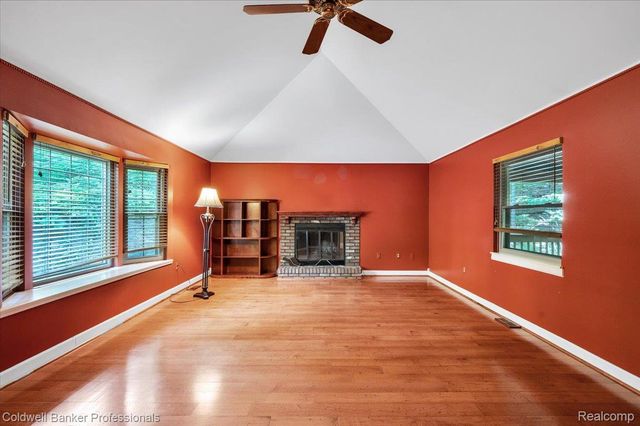 8873 Nepahwin Drive, Independence Charter Township, MI 48348