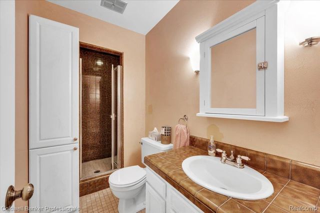 8873 Nepahwin Drive, Independence Charter Township, MI 48348