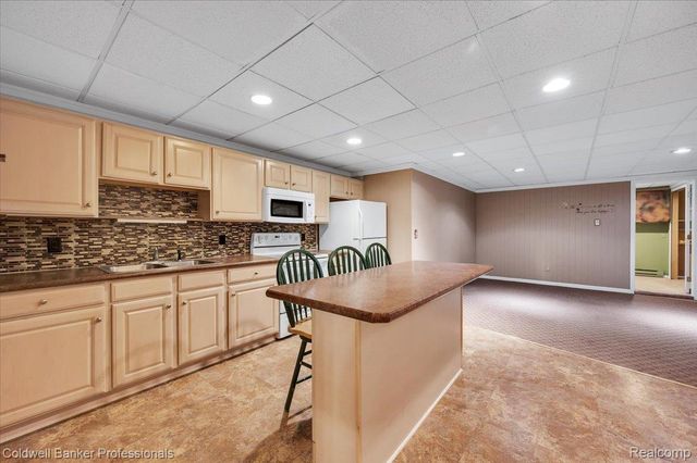 8873 Nepahwin Drive, Independence Charter Township, MI 48348