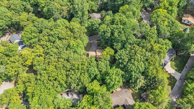 8873 Nepahwin Drive, Independence Charter Township, MI 48348