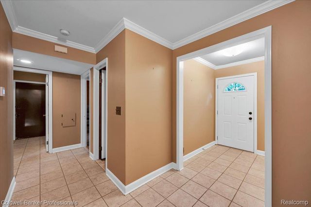 8873 Nepahwin Drive, Independence Charter Township, MI 48348