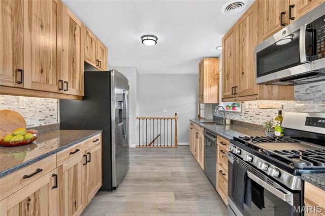 10940 Tesson Ferry Road, St Louis, MO 63123