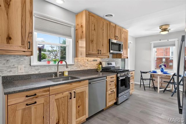 10940 Tesson Ferry Road, St Louis, MO 63123
