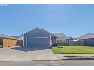 387 Se 7TH Ave, Canby, OR 97013