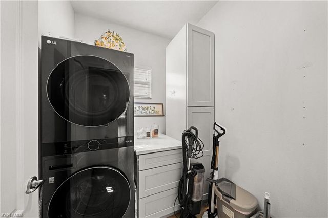 1221 SW 27th ST, Cape Coral, FL 33914