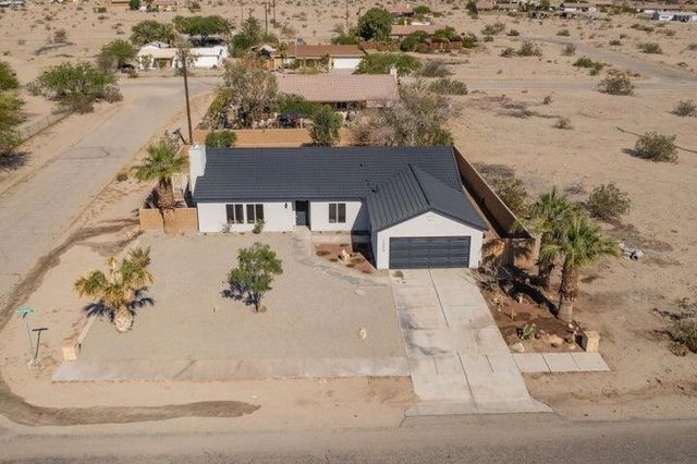 2329 Shore Hawk Avenue, Thermal, CA 92274