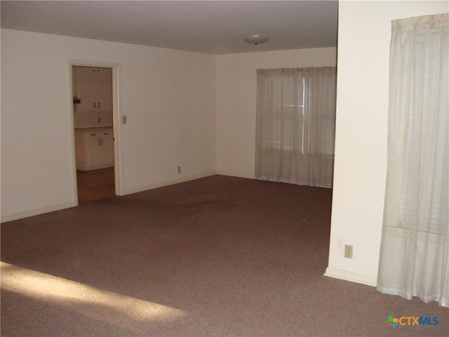 221 Woodland Avenue, New Braunfels, TX 78130