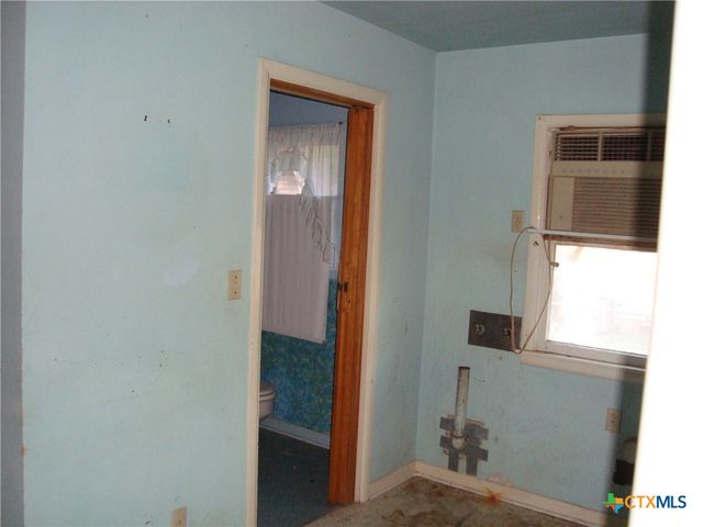 221 Woodland Avenue, New Braunfels, TX 78130