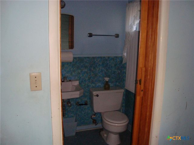 221 Woodland Avenue, New Braunfels, TX 78130