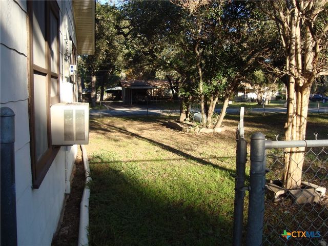 221 Woodland Avenue, New Braunfels, TX 78130