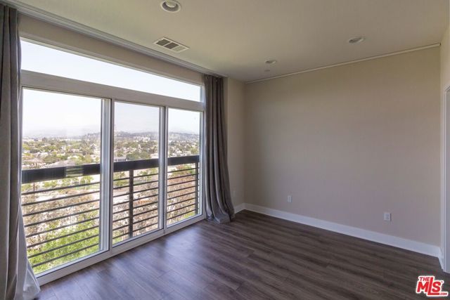 2753 Waverly Drive 1103, Los Angeles, CA 90039