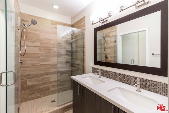 2753 Waverly Drive 1103, Los Angeles, CA 90039