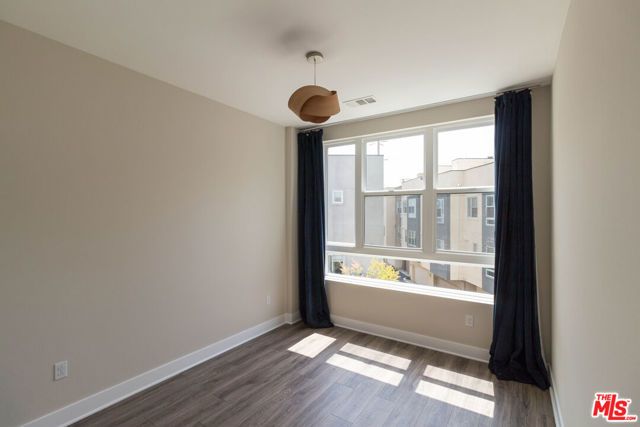 2753 Waverly Drive 1103, Los Angeles, CA 90039