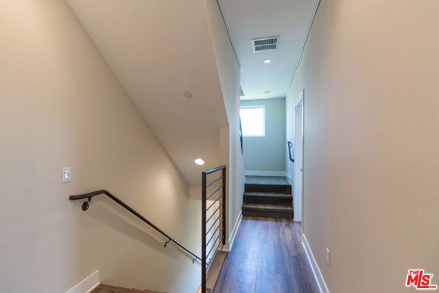 2753 Waverly Drive 1103, Los Angeles, CA 90039