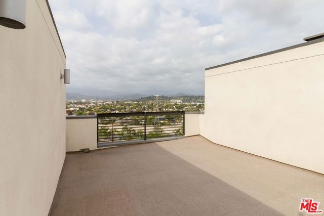 2753 Waverly Drive 1103, Los Angeles, CA 90039