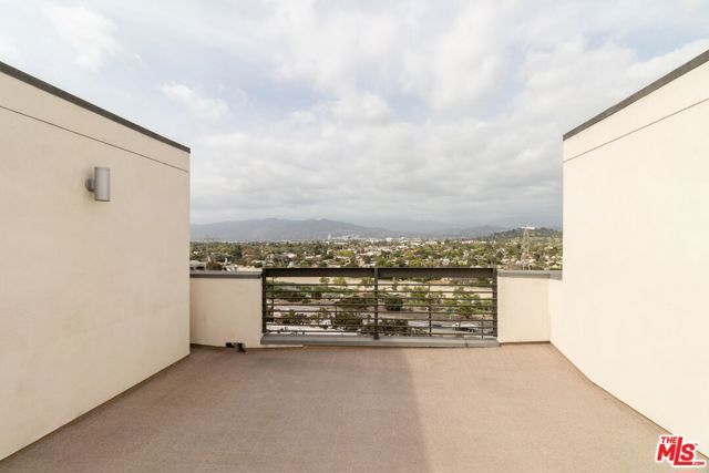 2753 Waverly Drive 1103, Los Angeles, CA 90039