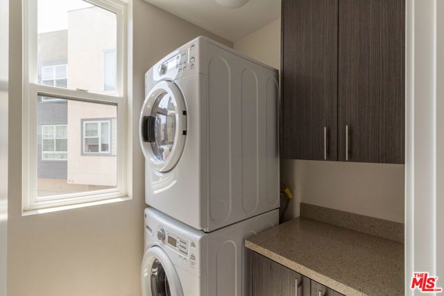 2753 Waverly Drive 1103, Los Angeles, CA 90039