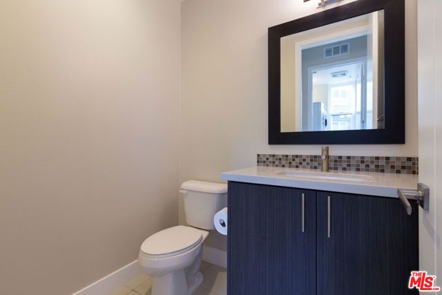 2753 Waverly Drive 1103, Los Angeles, CA 90039