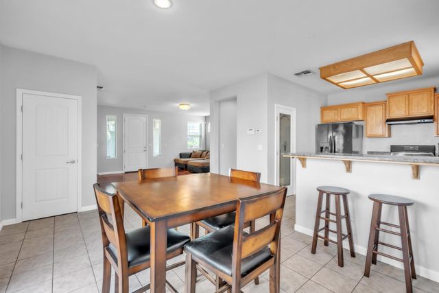 4040 Vittoria Ln, Sacramento, CA 95834