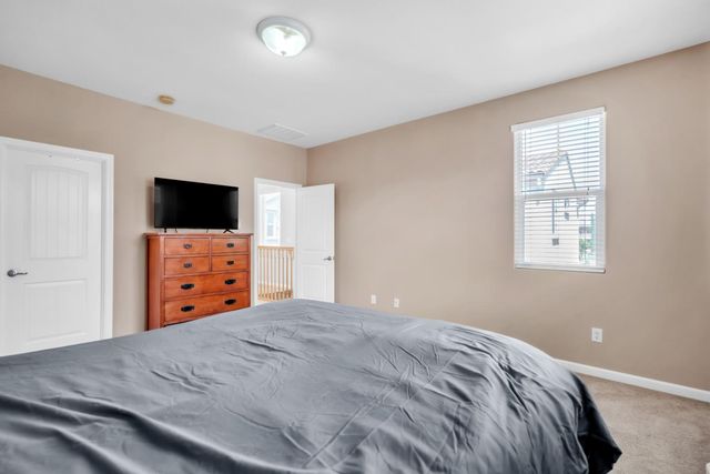 4040 Vittoria Ln, Sacramento, CA 95834