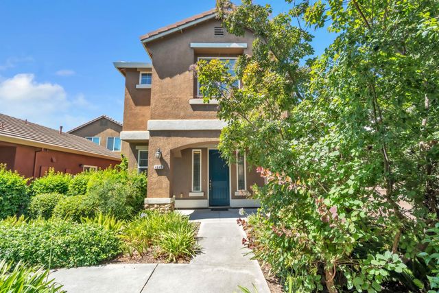 4040 Vittoria Ln, Sacramento, CA 95834