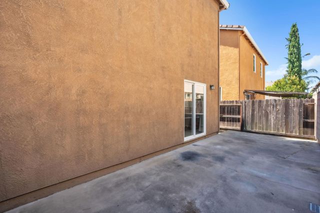4040 Vittoria Ln, Sacramento, CA 95834