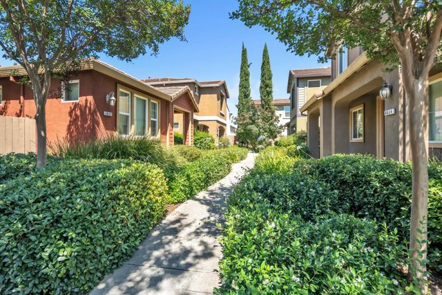 4040 Vittoria Ln, Sacramento, CA 95834
