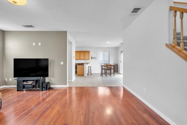 4040 Vittoria Ln, Sacramento, CA 95834