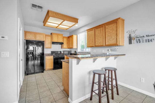 4040 Vittoria Ln, Sacramento, CA 95834