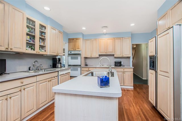 617 W 227th Street, Bronx, NY 10463