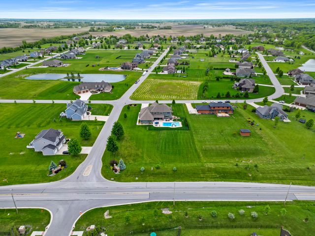 2800 W 133rd Lane, Crown Point, IN 46307