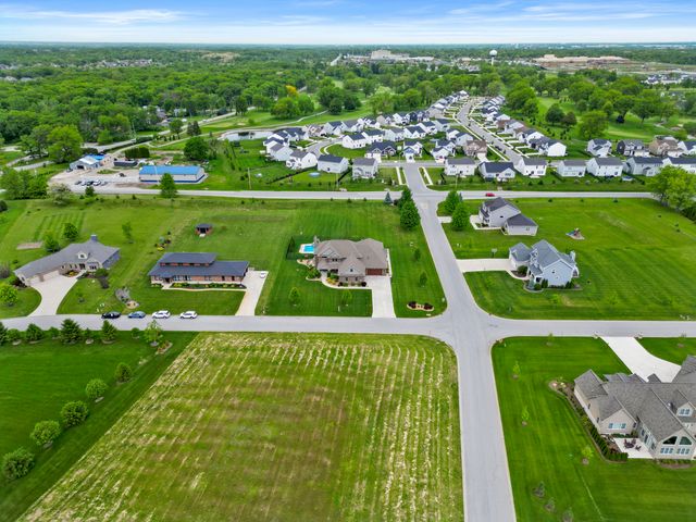 2800 W 133rd Lane, Crown Point, IN 46307