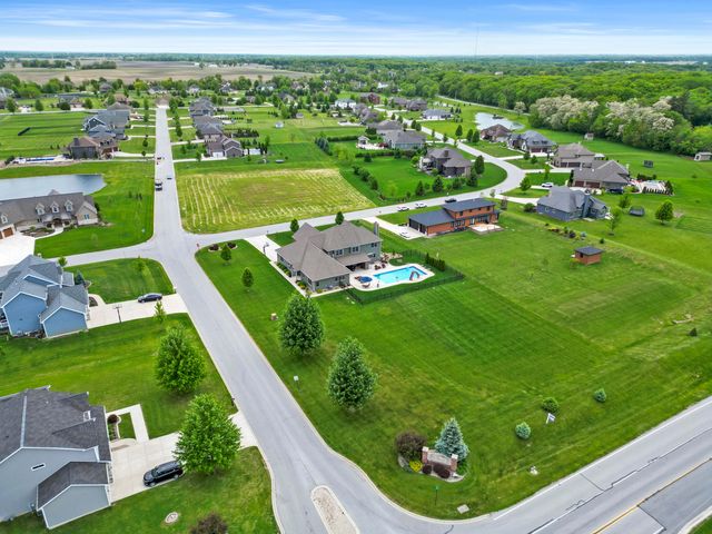 2800 W 133rd Lane, Crown Point, IN 46307