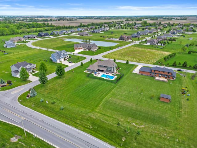 2800 W 133rd Lane, Crown Point, IN 46307