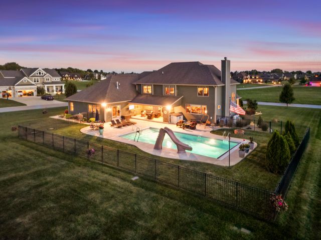 2800 W 133rd Lane, Crown Point, IN 46307