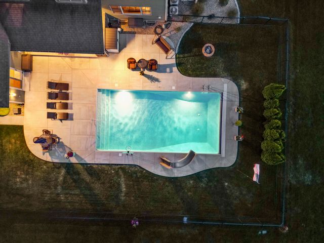 2800 W 133rd Lane, Crown Point, IN 46307