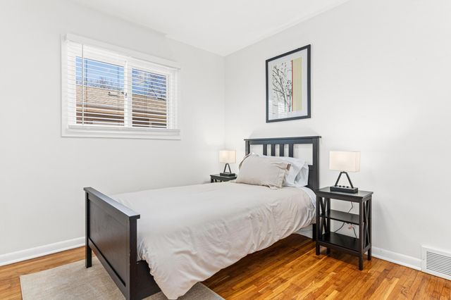 5712 40th Avenue S, Minneapolis, MN 55417