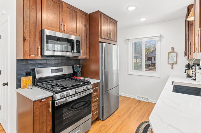 5712 40th Avenue S, Minneapolis, MN 55417