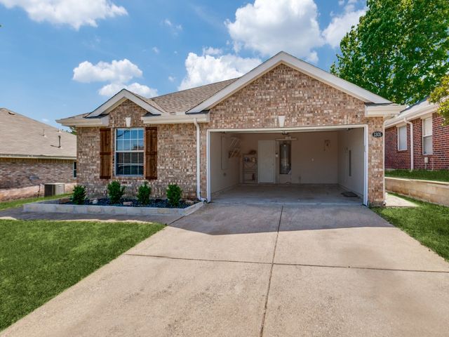 1305 GREENBRIAR Lane, Mckinney, TX 75069
