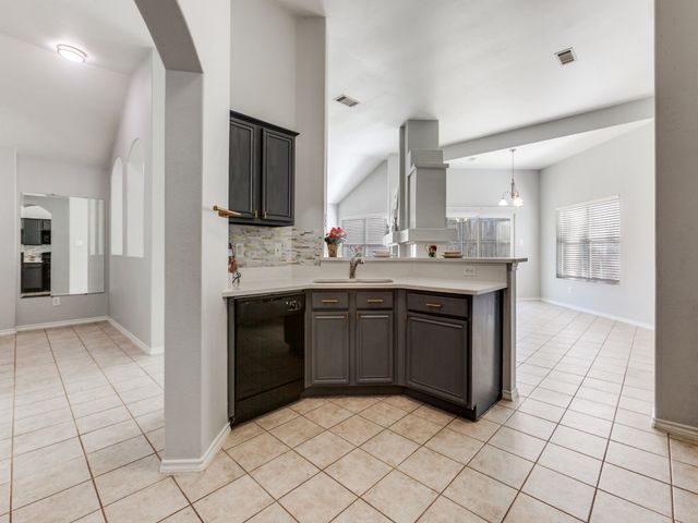 1305 GREENBRIAR Lane, Mckinney, TX 75069