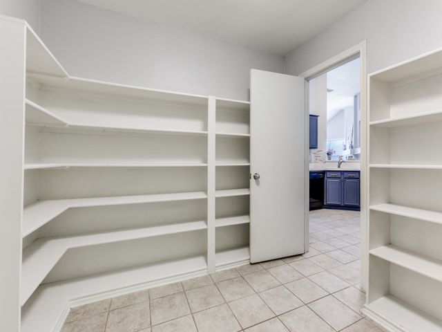 1305 GREENBRIAR Lane, Mckinney, TX 75069