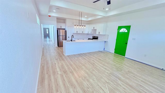 7018 5914 02, Cleveland, TX 77327