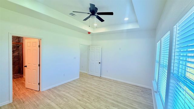 7018 5914 02, Cleveland, TX 77327